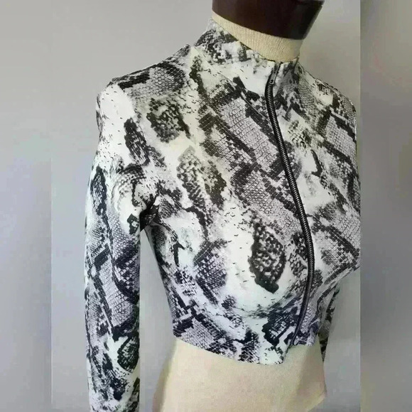 Revamped snakeskin zip  up crop size small - Picture 2 of 6